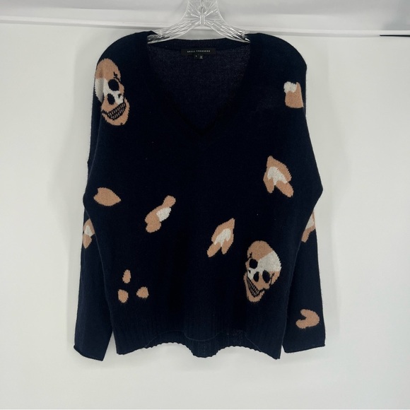 Skull Cashmere 100% Cashmere Navy Leopard Lightweight Knit V Neck Sweater Small - Picture 2 of 8